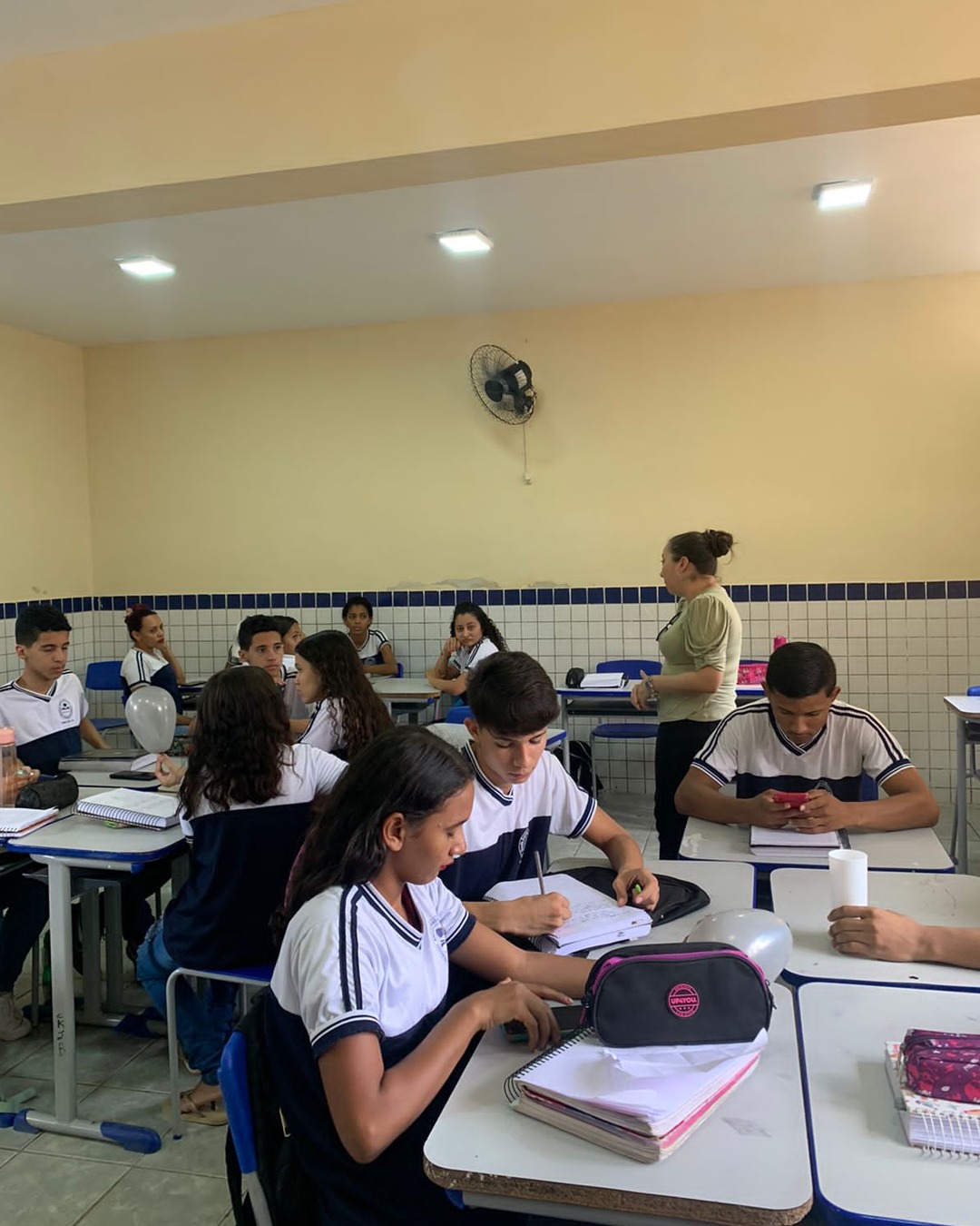PROGRAMA SAÚDE NA ESCOLA É REALZIADO NA ESCOLA ESTADUAL OTONIEL TOMAZ DE ALMEIDA