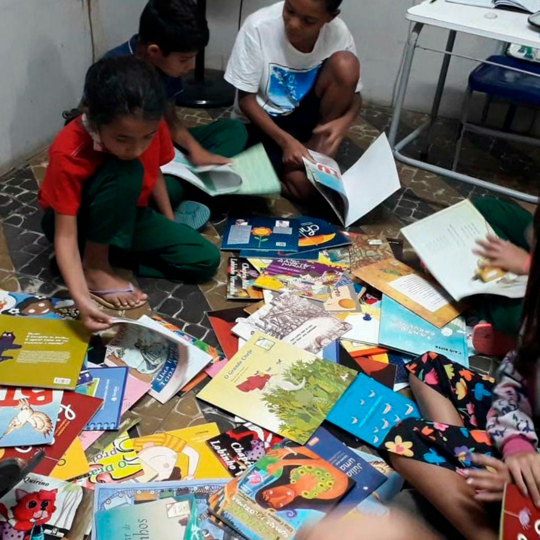 ESCOLA MUNICIPAL PROFESSOR JÚLIO BENEDITO REALIZA PROJETO "PRÁTICAS DE LEITURA DE ESCRITA".