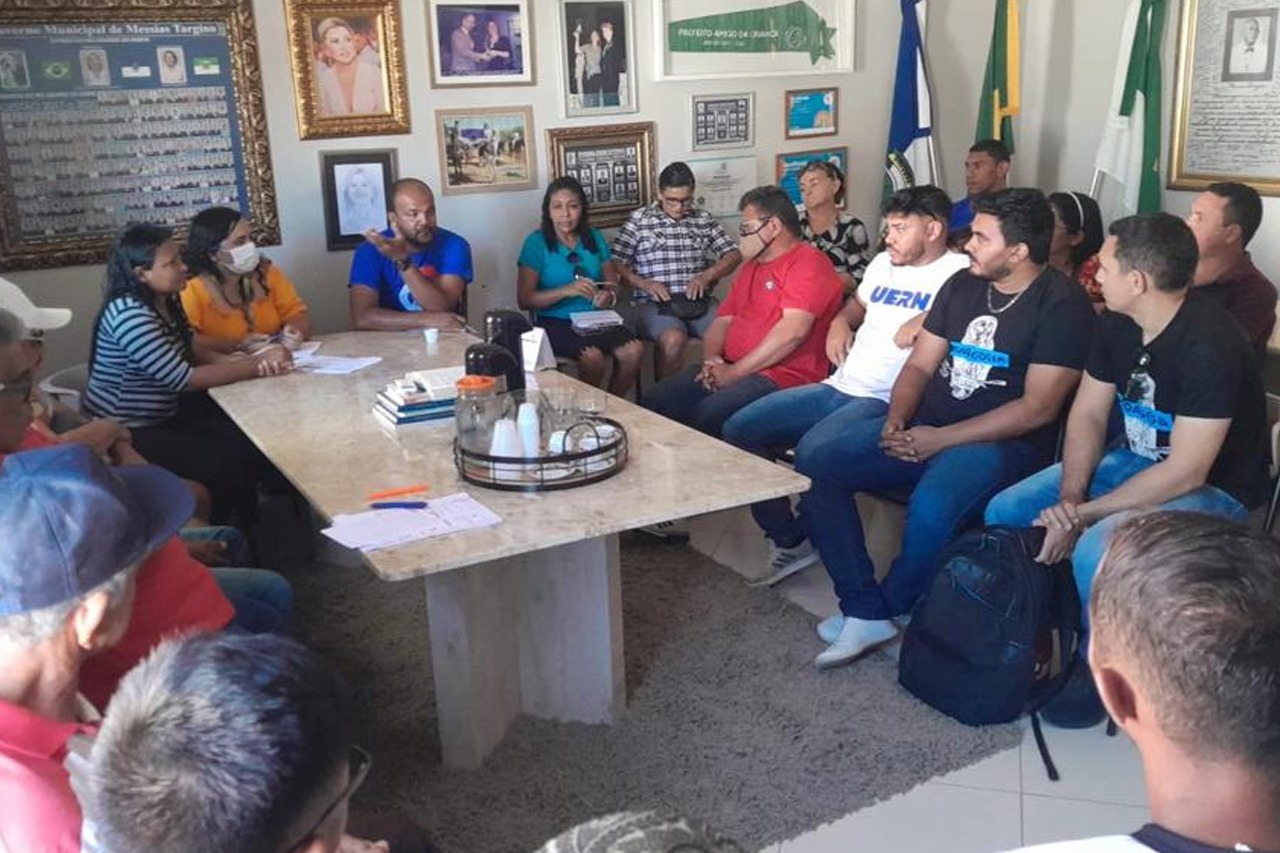 PREFEITURA REALIZA REUNIÃO COM AGRICULTORES PARA DISCUTIR SOBRE O FUNCIONAMENTO DA BODEGA AGROECOLÓGICA