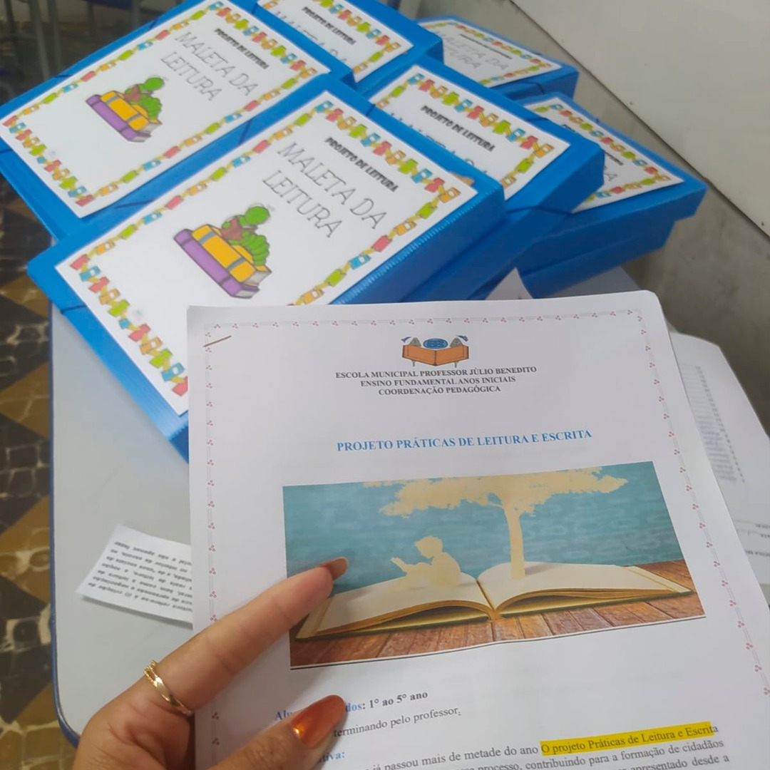 ESCOLA MUNICIPAL PROFESSOR JÚLIO BENEDITO REALIZA PROJETO "PRÁTICAS DE LEITURA DE ESCRITA".