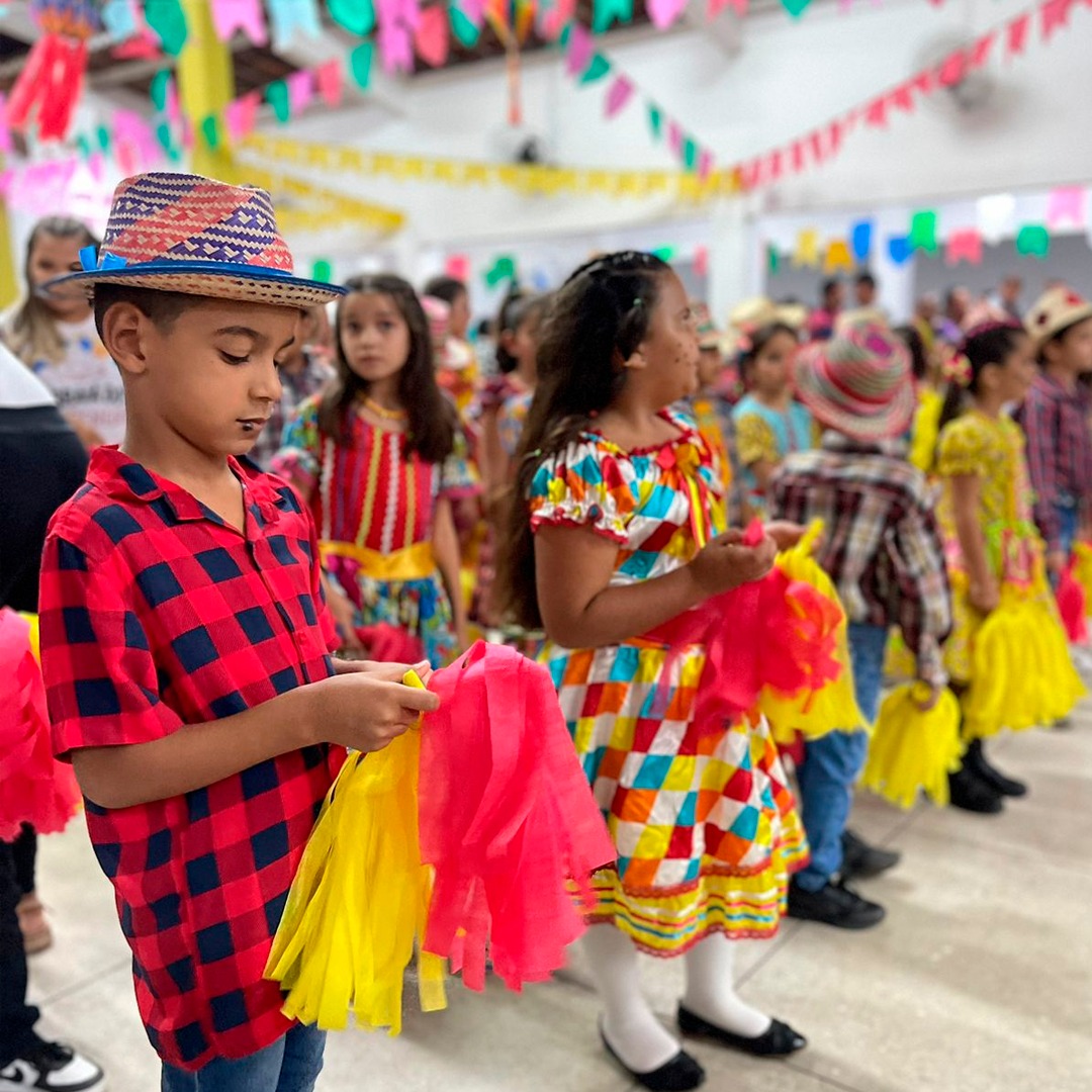 PREFEITURA REALIZA SÃO JOÃO DA ESCOLA MUNICIPAL PROF. JÚLIO BENEDITO