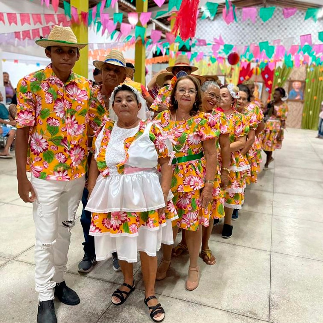 PREFEITURA REALIZA ARRAIÁ DO GRUPO DE IDOSOS