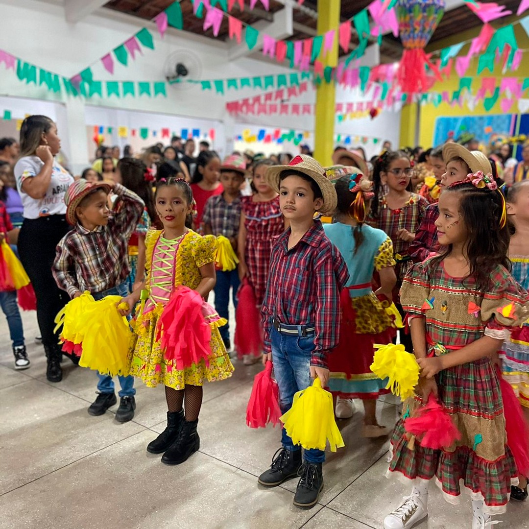 PREFEITURA REALIZA SÃO JOÃO DA ESCOLA MUNICIPAL PROF. JÚLIO BENEDITO