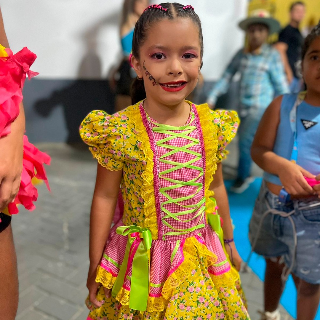 PREFEITURA REALIZA SÃO JOÃO DA ESCOLA MUNICIPAL PROF. JÚLIO BENEDITO