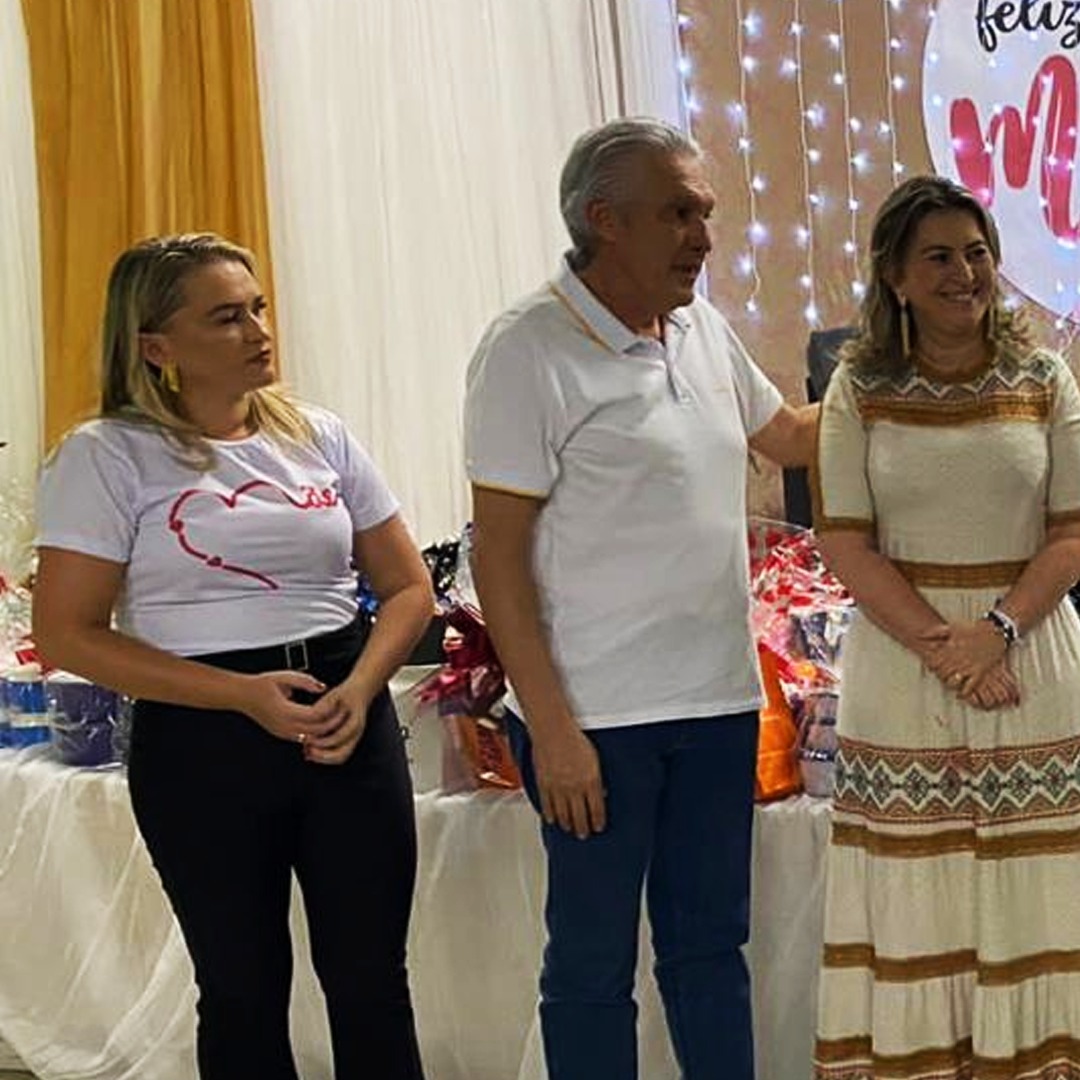 ESCOLA MUNICIPAL PROFESSOR JÚLIO BENEDITO REALIZOU GRANDE FESTA DO DIA DAS MÃES