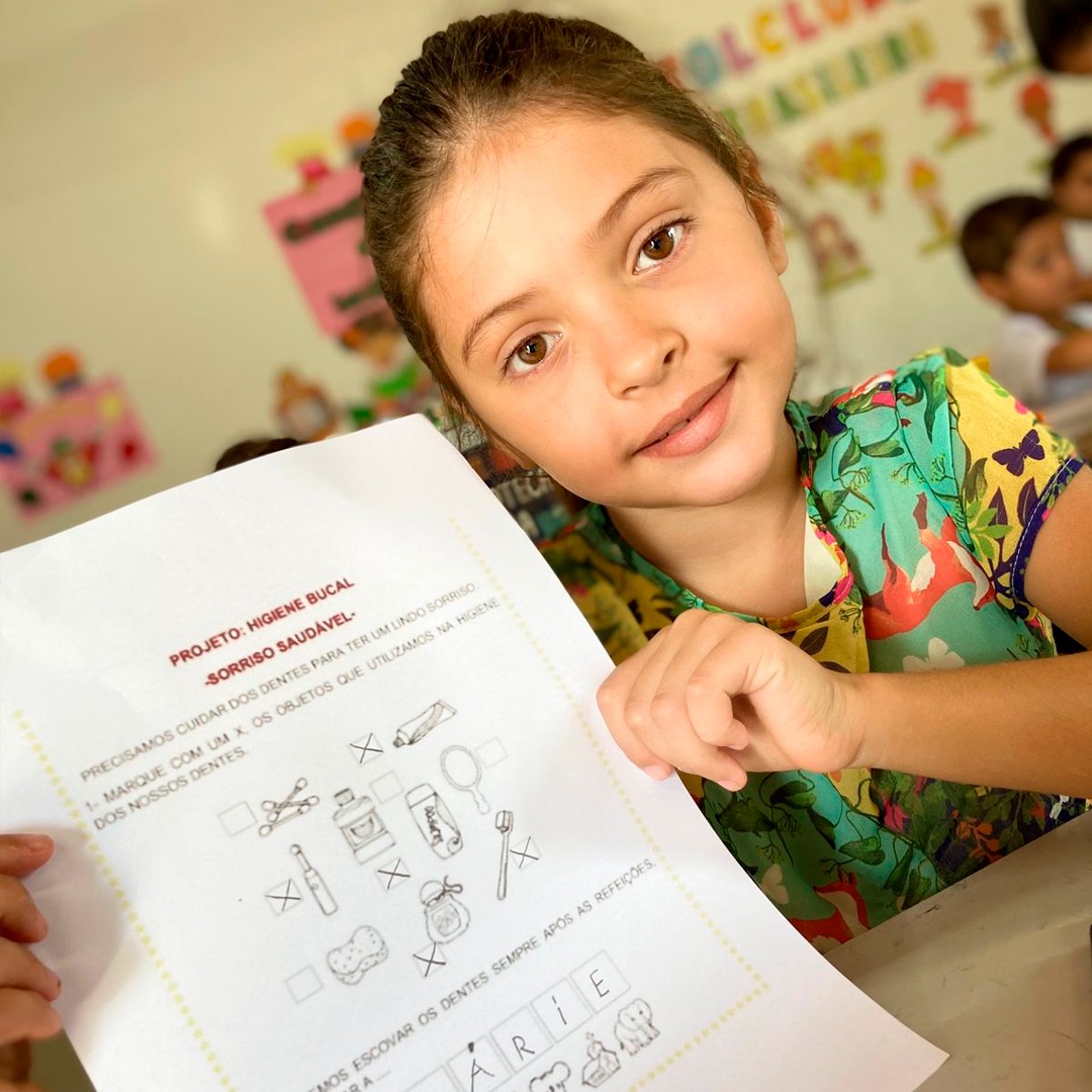 PREFEITURA REALIZA AÇÃO DO PSE COM A DENTISTA MARCIA FREITAS NA ESCOLA ANTÔNIO JÁCOME