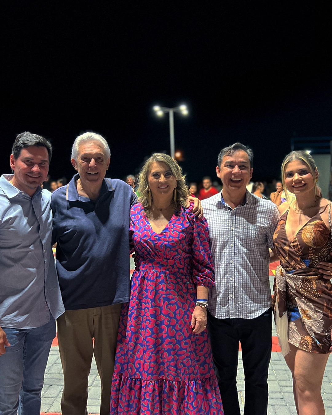 PREFEITURA INAUGURA PRAÇA TEREZINHA FREITAS TARGINO DE MEDEIROS