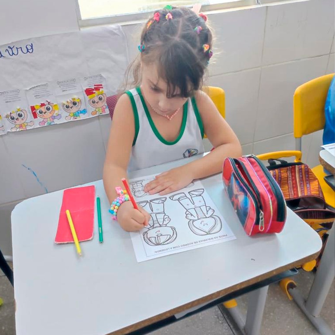 CRECHE MUNICIPAL MARIA CÂNDIDA DA CONCEIÇÃO TAMBÉM REALIZA AÇÃO DO "18 DE MAIO"