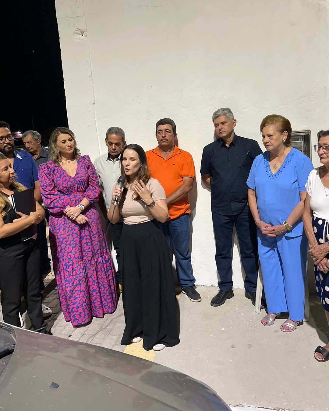 PREFEITURA ENTREGA AV.  EDMILSON JALES DANTAS PAVIMENTADA E COM ILUMINAÇÃO DE LED