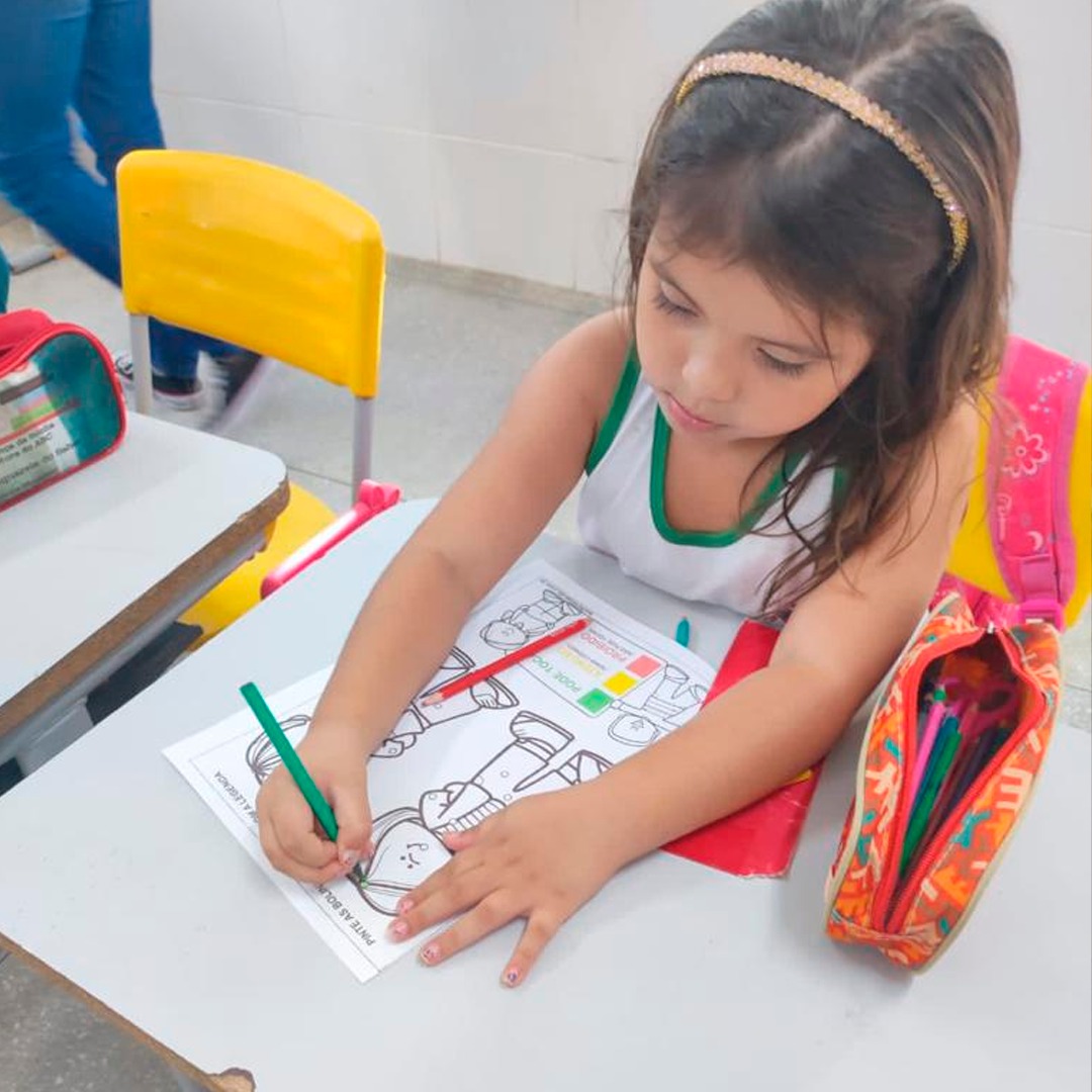 CRECHE MUNICIPAL MARIA CÂNDIDA DA CONCEIÇÃO TAMBÉM REALIZA AÇÃO DO "18 DE MAIO"