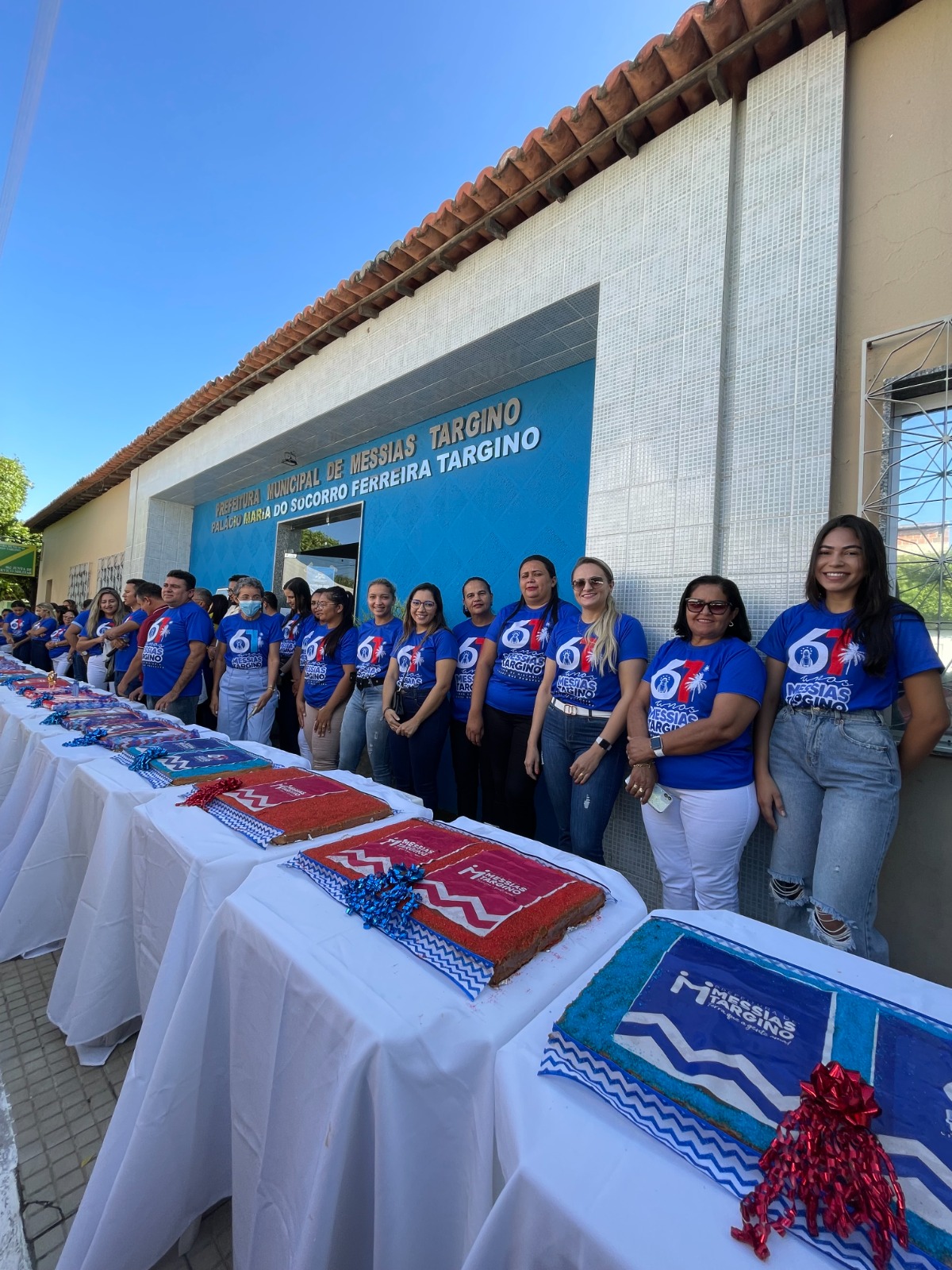 MESSIAS TARGINO CELEBRA 61 ANOS COM O TRADICIONAL BOLO DE 61 METROS