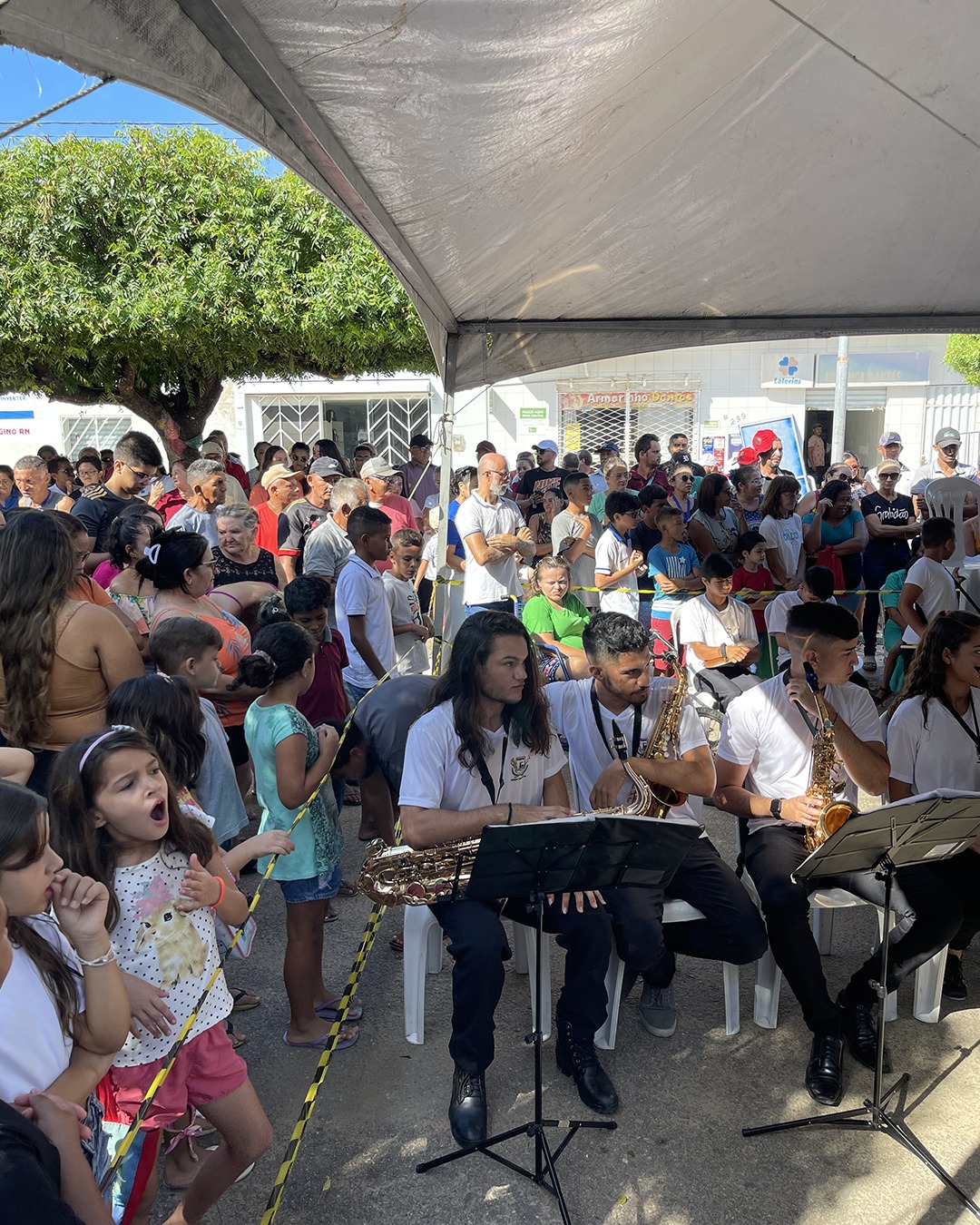 MESSIAS TARGINO CELEBRA 61 ANOS COM O TRADICIONAL BOLO DE 61 METROS