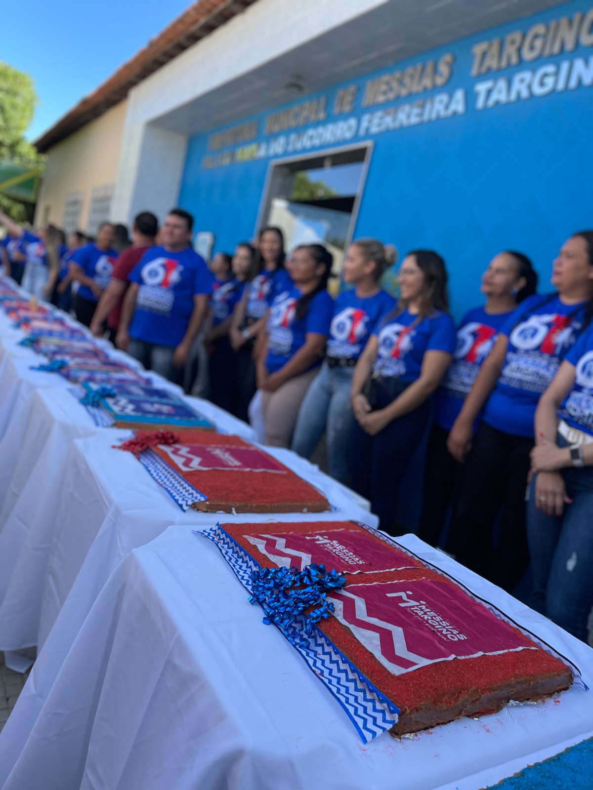 MESSIAS TARGINO CELEBRA 61 ANOS COM O TRADICIONAL BOLO DE 61 METROS