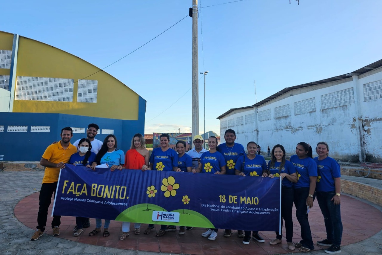 PREFEITURA REALIZA CAMINHADA COM ADOLESCENTES DAS ESCOLAS PÚBLICAS EM ALUSÃO AO 18 DE MAIO