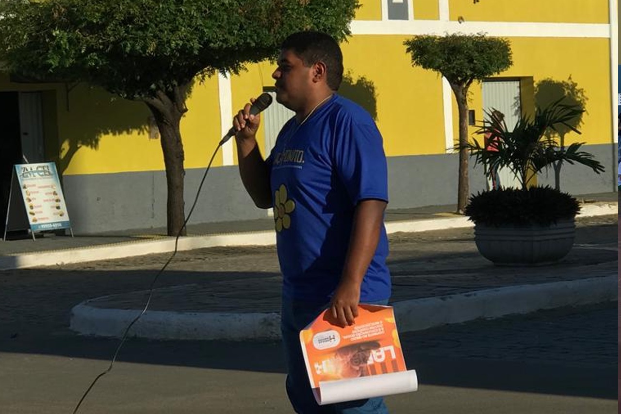 PREFEITURA REALIZA CAMINHADA COM ADOLESCENTES DAS ESCOLAS PÚBLICAS EM ALUSÃO AO 18 DE MAIO