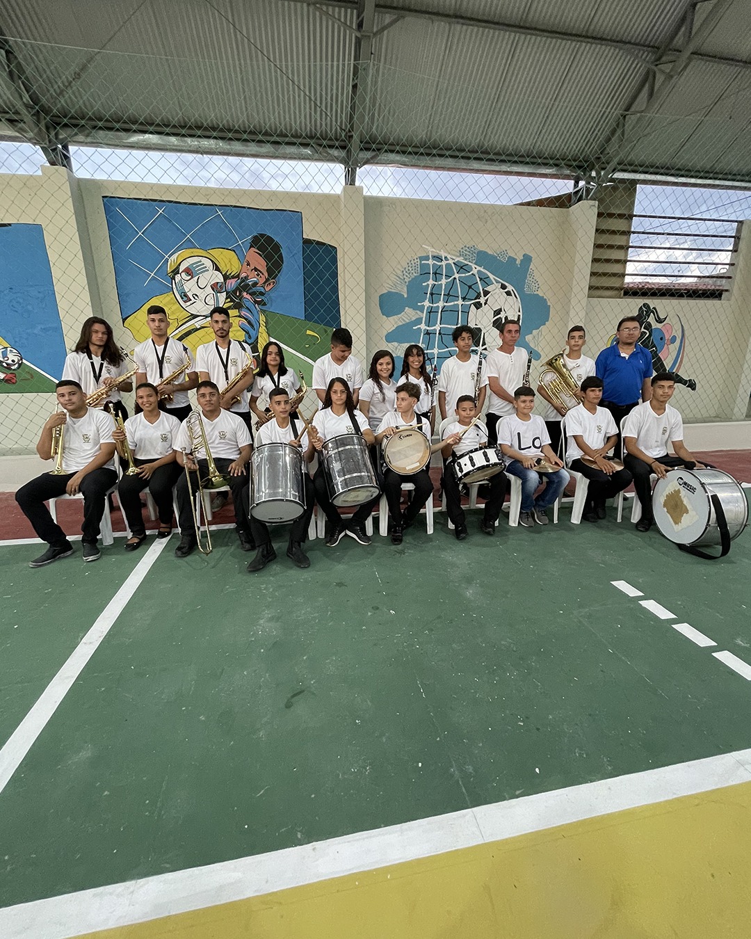 PREFEITURA REALIZA ENTREGA DA QUADRA DE ESORTES NO CONJUNTO OSNILDO TARGINO
