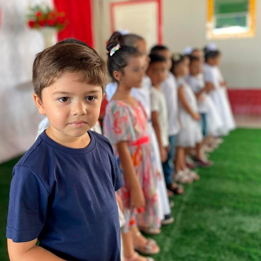 CRECHE MUNICIPAL MARIA CÂNDIDA DA CONCEIÇÃO  REALIZA COMEMORAÇÕES DOS DIAS DAS MÃES