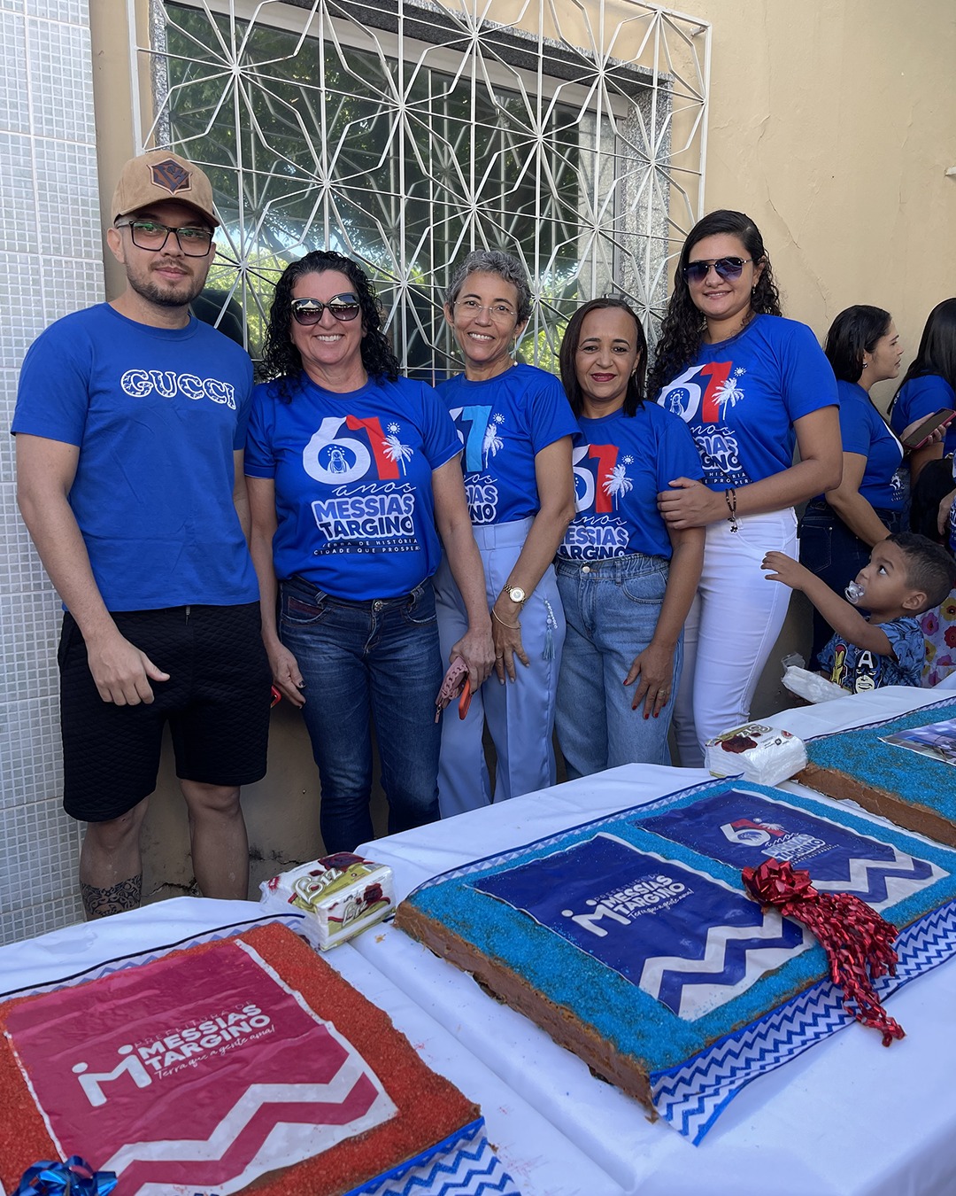 MESSIAS TARGINO CELEBRA 61 ANOS COM O TRADICIONAL BOLO DE 61 METROS