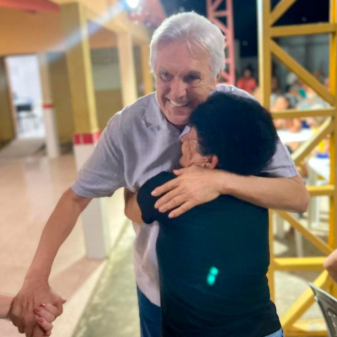 PREFEITURA REALIZA JANTAR EM COMEMORAÇÃO AO DIA DAS MÃES COM AS MULHERES DO GRUPO "VIVA MELHOR"