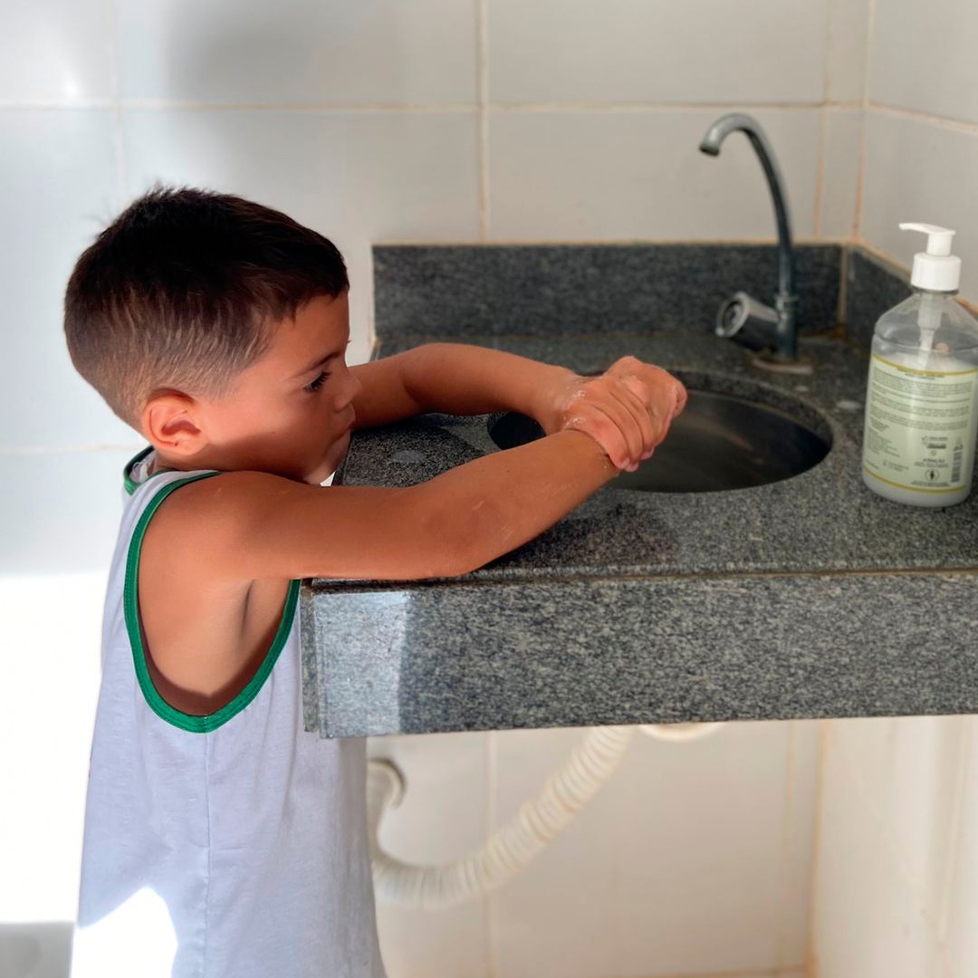 PROGRAMA DE LAVAGEM DE MÃOS E HIGIENE NA PRÉ-ESCOLA E SÉRIES INCIIAIS DO ENSINO FUNDAMENTAL